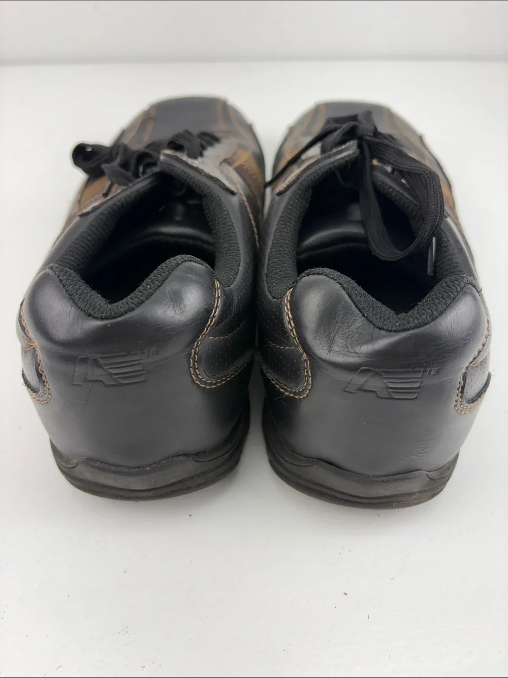 American‎ Eagle Sneakers Mens 11